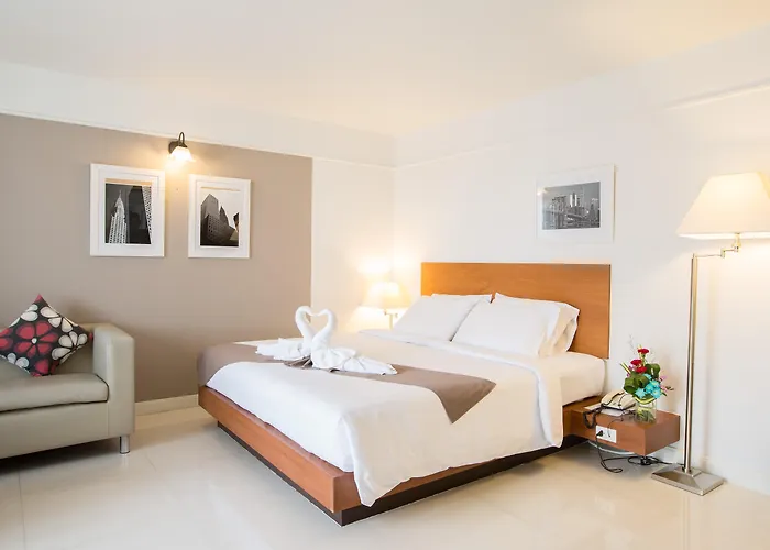 Flipper House Hotel - Sha Extra Plus